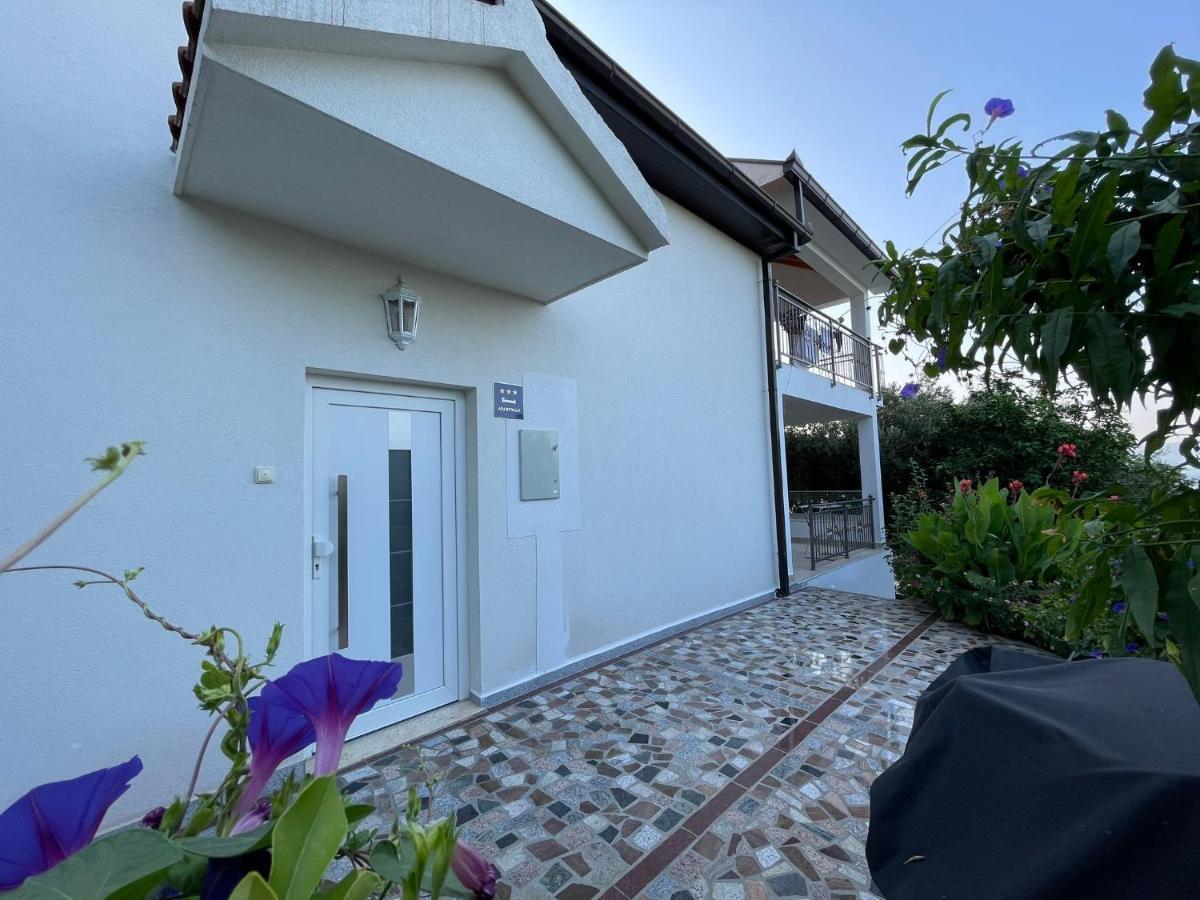 Tole Villa Podaca Exterior photo